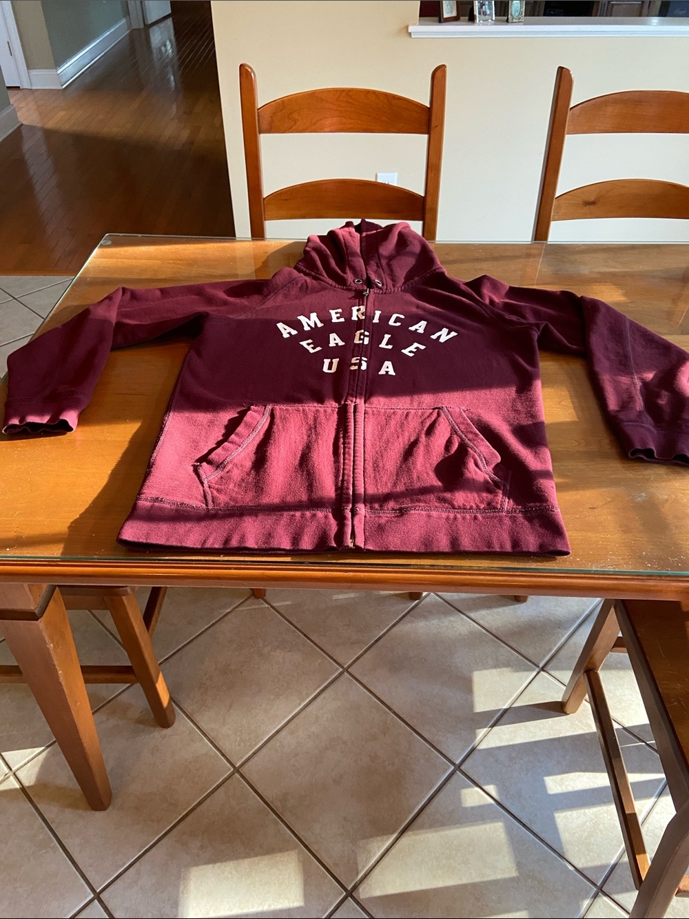 American Eagle Outfitters Men’s Burgundy Full-Zip Hoodie. Great Color. M.